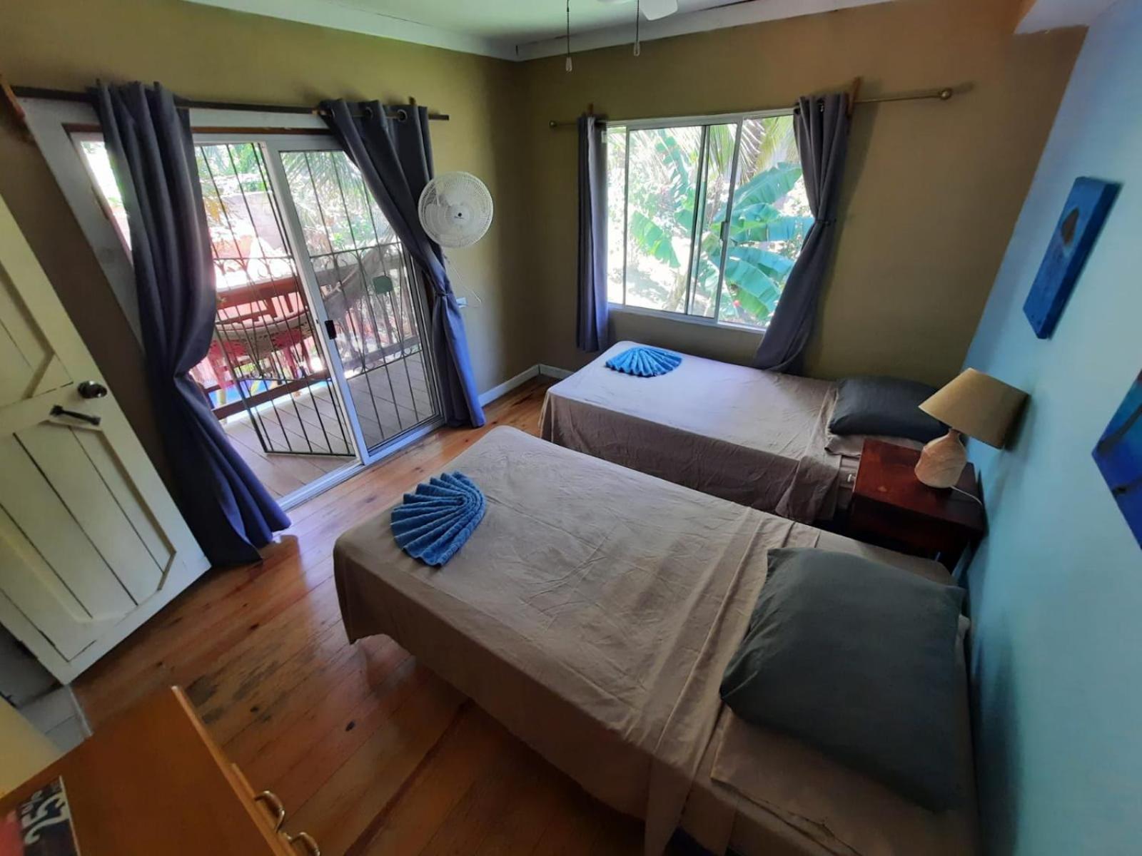 Roatan Backpackers' Hostel Sandy Bay Exteriör bild