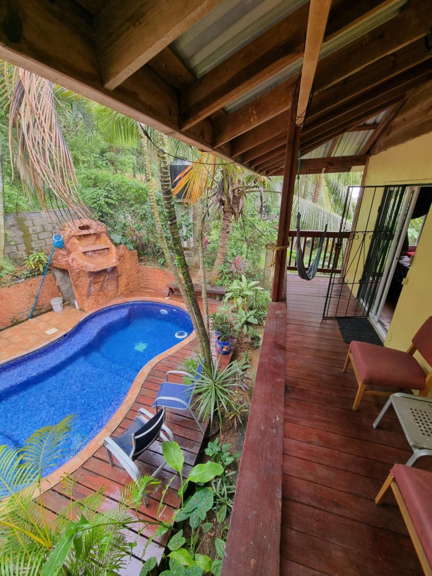 Roatan Backpackers' Hostel Sandy Bay Exteriör bild